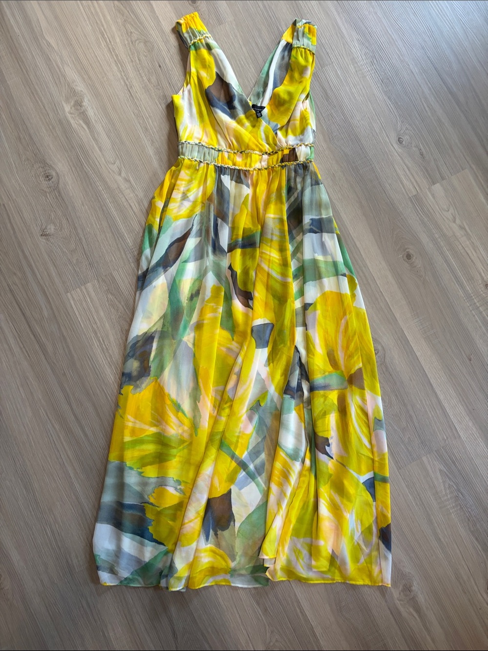 White House Black Market Yellow Floral V-Neck Maxi Dress Never Worn!!